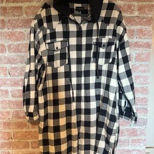 Kleer Black and White Plaid Button Down Shirt